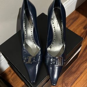 Bing pointed heel with buckle never worn